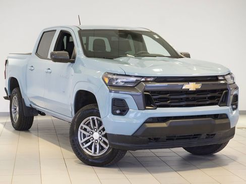 Certified 2025 Chevrolet Colorado LT w/ LT Convenience Package image 3
