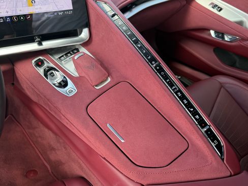 Used 2022 Chevrolet Corvette Stingray Premium Conv w/ Z51 Performance Package RWD image 21