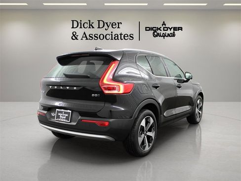 Certified 2025 Volvo XC40 B5 Plus w/ Protection Package Premier image 2