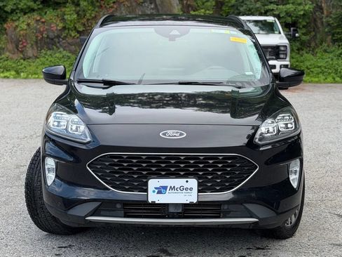 Used 2022 Ford Escape Titanium AWD/4WD image 2