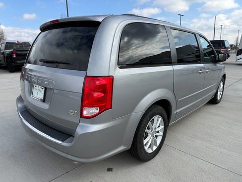 Used 2016 Dodge Grand Caravan SXT w/ Rear Park Assist Package image 3