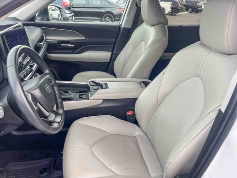 Used 2024 Toyota Grand Highlander XLE image 41