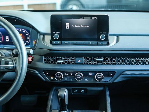 Used 2025 Honda Accord SE image 19