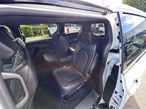 New 2026 Chrysler Voyager LX image 31