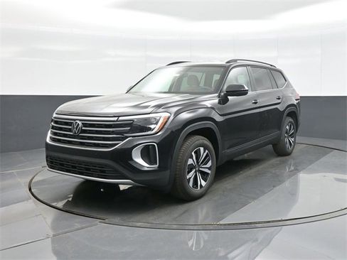 New 2026 Volkswagen Atlas SE image 3