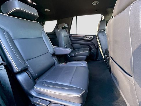 Used 2023 Chevrolet Tahoe Premier AWD/4WD image 32