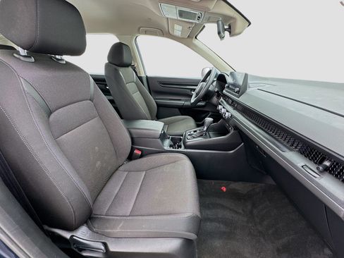 Used 2024 Honda CR-V LX image 19