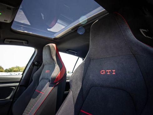 New 2026 Volkswagen GTI SE FWD image 51