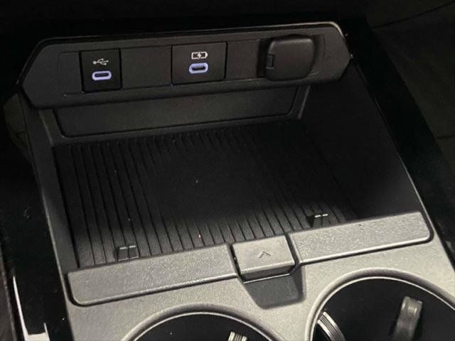 Certified 2025 Toyota Prius LE FWD image 23