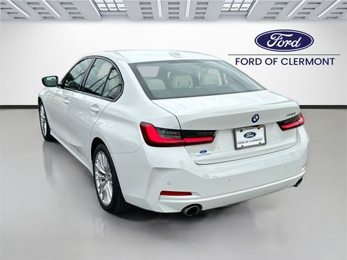 Used 2023 BMW 330i Sedan w/ Premium Package image 9
