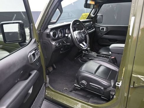 Used 2023 Jeep Wrangler Unlimited Sahara AWD/4WD image 12