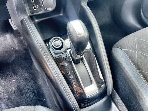 Used 2018 Nissan Kicks SV FWD image 15