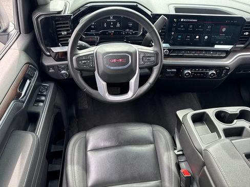 Used 2025 GMC Sierra 1500 SLT AWD/4WD image 18