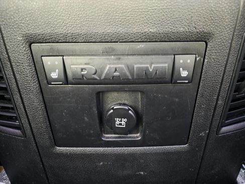 Used 2018 RAM 3500 Laramie image 31