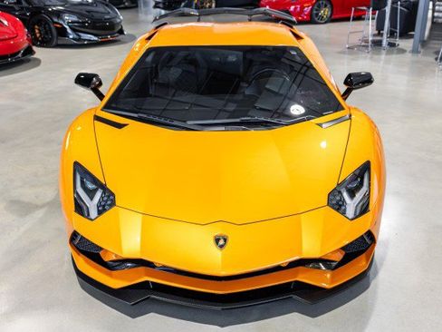 Used 2018 Lamborghini Aventador S AWD/4WD image 9