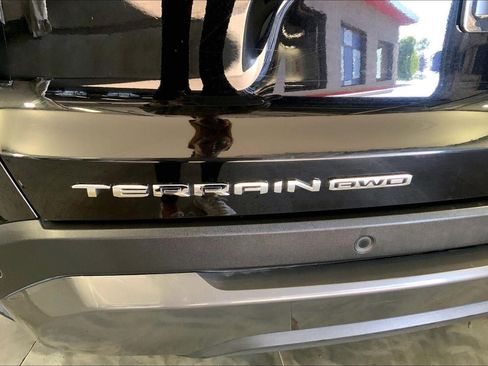 Used 2025 GMC Terrain Elevation AWD/4WD image 8