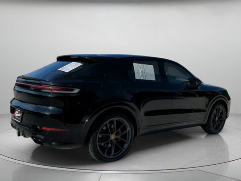 Used 2024 Porsche Cayenne S AWD/4WD image 29
