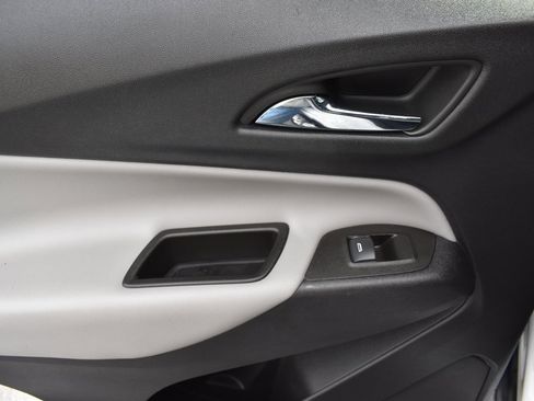 Used 2023 Chevrolet Equinox LT image 13