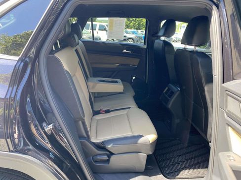 Certified 2023 Volkswagen Atlas Cross Sport SE w/ Black Wheel Package AWD/4WD image 25