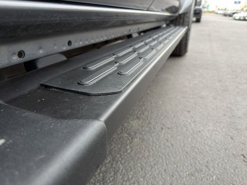 Used 2023 Ford Bronco Outer Banks image 9