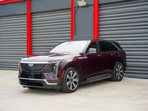 Used 2025 Cadillac Escalade IQ Luxury 2 w/ LPO, Premium Carpet Package AWD/4WD image 1