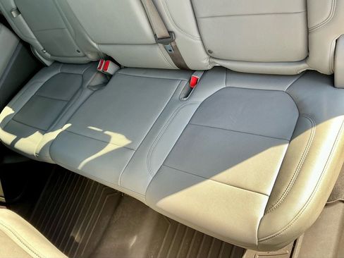 Used 2022 GMC Sierra 1500 SLT w/ SLT Premium Plus Package image 32