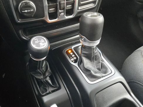 Certified 2025 Jeep Wrangler Unlimited Sahara image 23