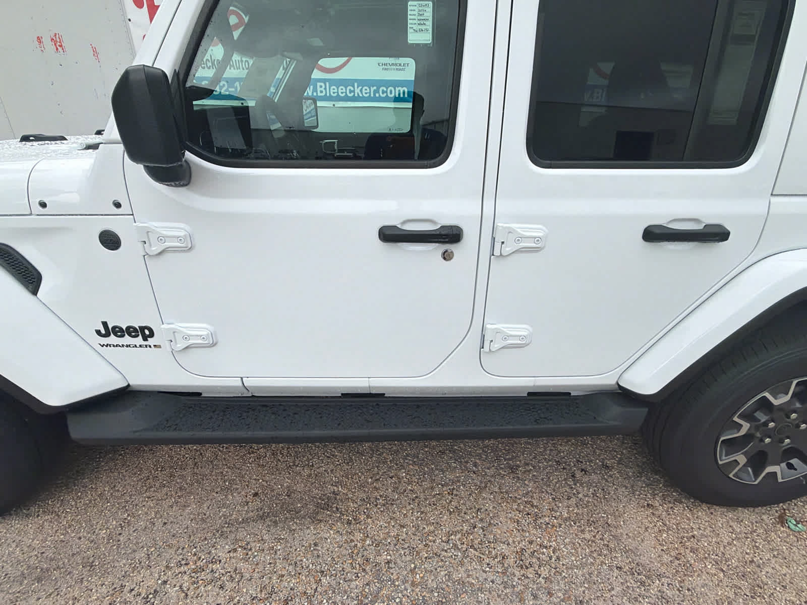 New 2026 Jeep Wrangler Unlimited Sahara AWD/4WD image 15