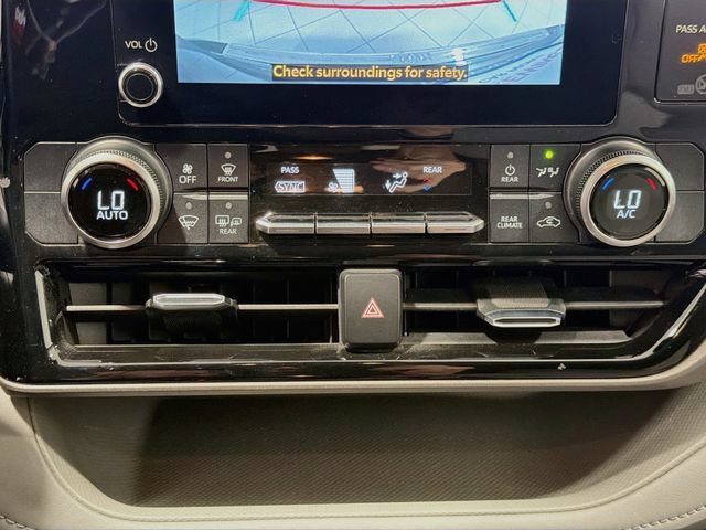 Used 2023 Toyota Highlander LE AWD/4WD image 13