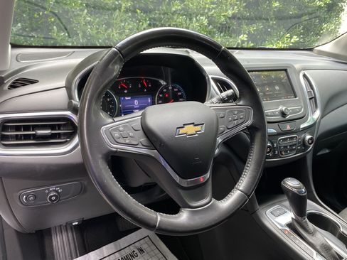 Used 2019 Chevrolet Equinox LT FWD image 16