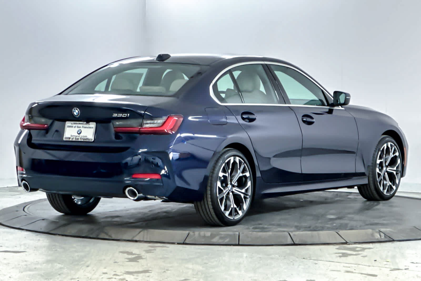 Used 2026 BMW 330i Sedan w/ Premium Package RWD image 2