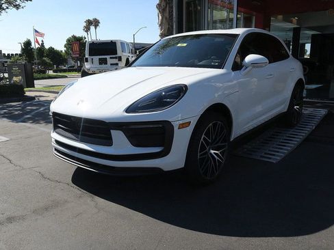 Used 2023 Porsche Macan image 49