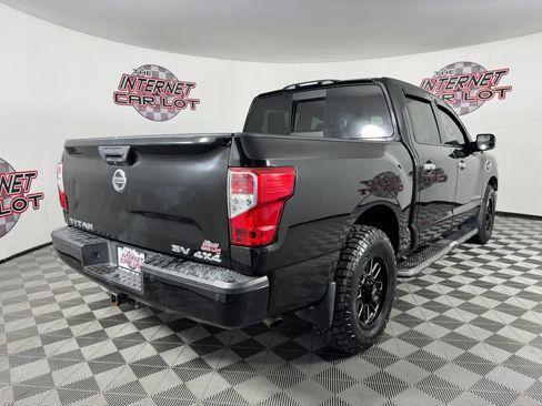Used 2017 Nissan Titan SV AWD/4WD image 7