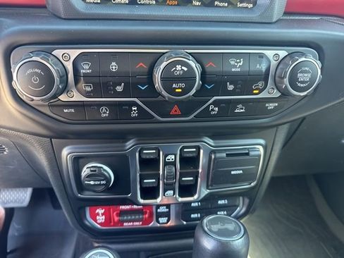Used 2023 Jeep Wrangler Unlimited Rubicon image 11