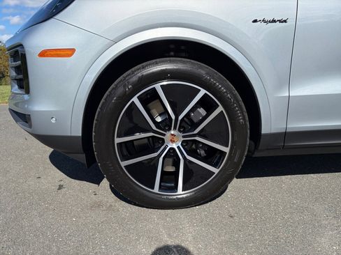 New 2026 Porsche Cayenne E-Hybrid image 11