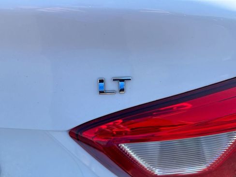 Used 2018 Chevrolet Cruze LT image 25