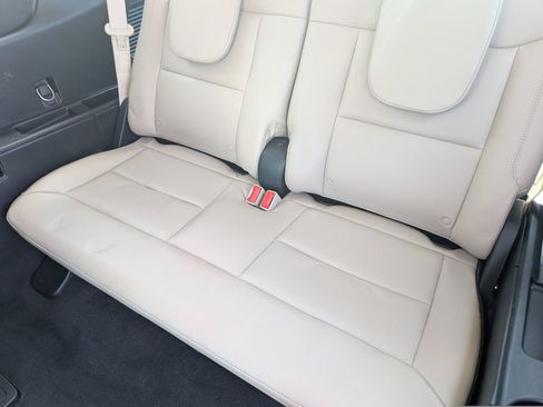 Used 2021 Ford Explorer Limited AWD/4WD image 12