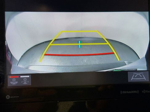 Used 2022 Toyota Camry XLE image 19