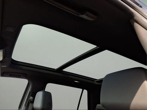 Used 2022 Chevrolet Tahoe LT w/ Luxury Package image 12