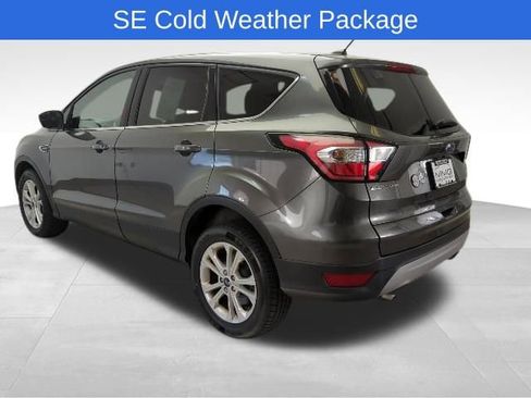 Used 2017 Ford Escape SE w/ SE Cold Weather Package AWD/4WD image 4