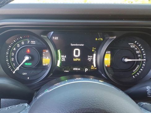 Used 2025 Jeep Wrangler Unlimited Sahara w/ Safety Group AWD/4WD image 2