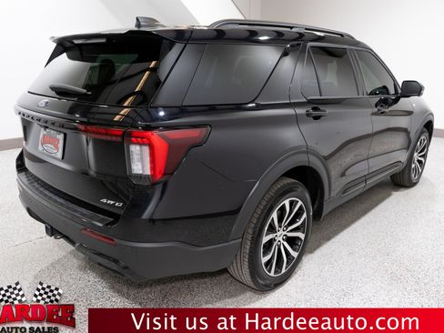 Used 2025 Ford Explorer ST-Line image 5
