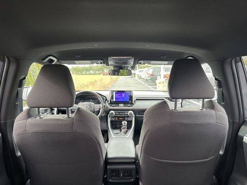 Certified 2025 Toyota RAV4 SE image 40