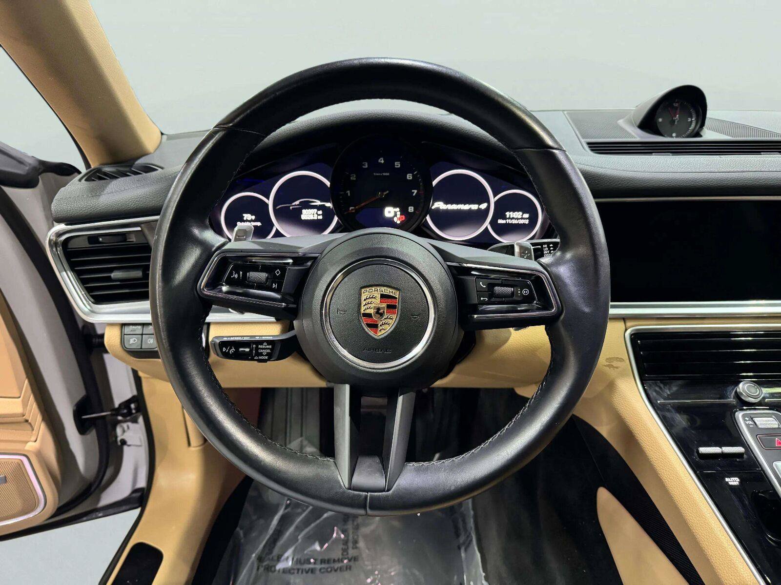 Used 2023 Porsche Panamera 4 Platinum Edition AWD/4WD image 20