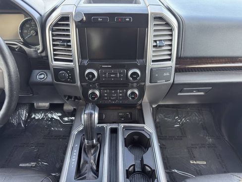 Used 2015 Ford F150 Platinum w/ Equipment Group 701A Luxury AWD/4WD image 16