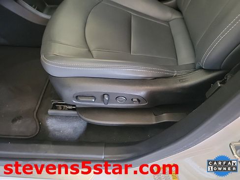 Used 2024 Buick Enclave Premium image 13