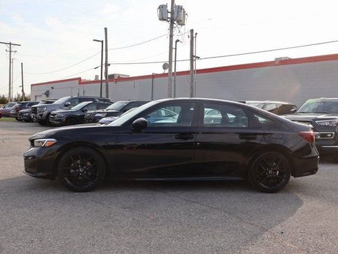 Used 2025 Honda Civic Sport image 4