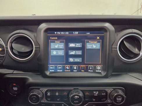 Used 2022 Jeep Wrangler Unlimited Sahara w/ LED Lighting Group AWD/4WD image 50