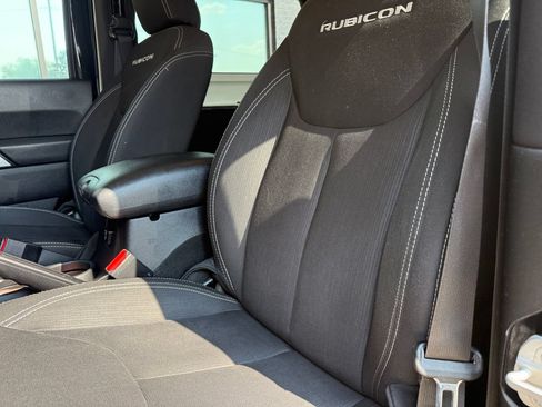 Used 2016 Jeep Wrangler Rubicon w/ Power Convenience Group AWD/4WD image 32