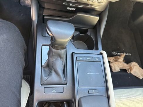 Used 2022 Lexus ES 350 Ultra Luxury w/ Accessory Package 2 image 17